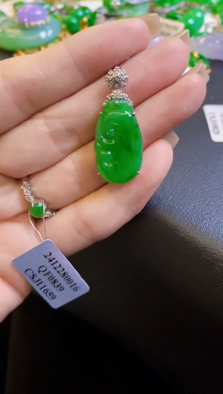 【闪购商品】定制翡翠18K金镶嵌如意