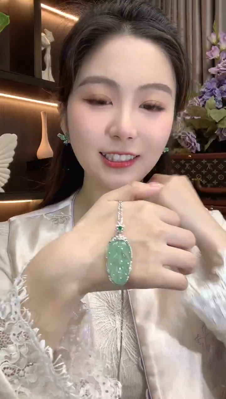 吊坠(不含链)18K金镶嵌翡翠C1翡翠