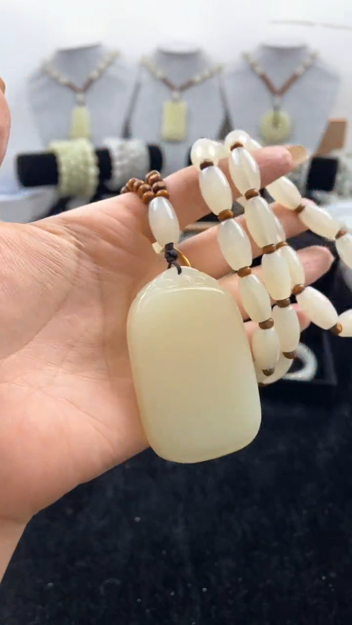 【闪购商品】和田玉吊坠(赠链)未镶嵌天然和田玉无事牌吊坠