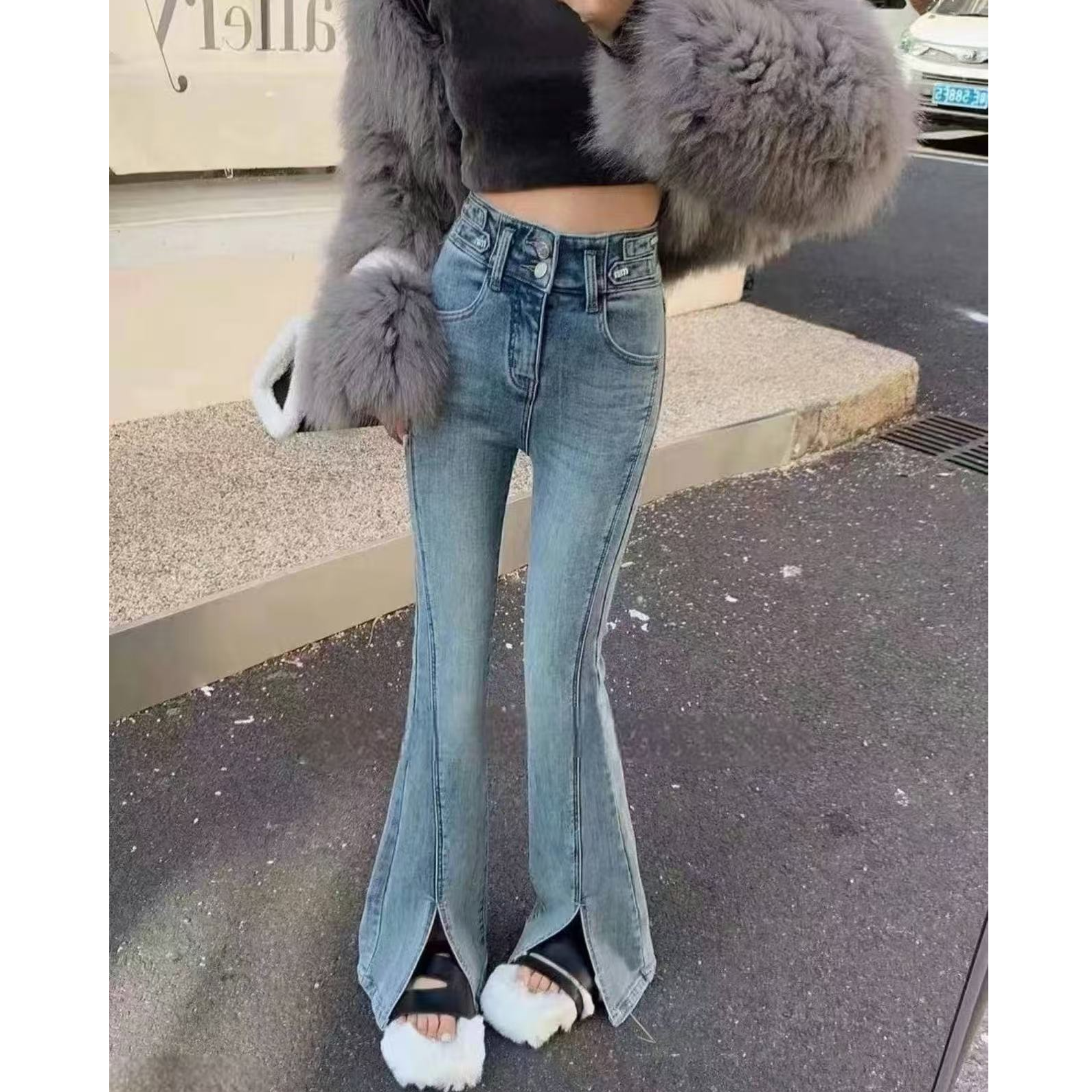 8198-小喇叭开叉（怀旧浅蓝）2粒扣牛仔裤