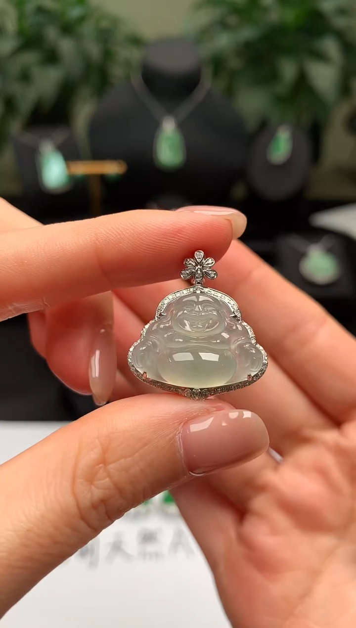颈饰18K金镶嵌翡翠佛公
