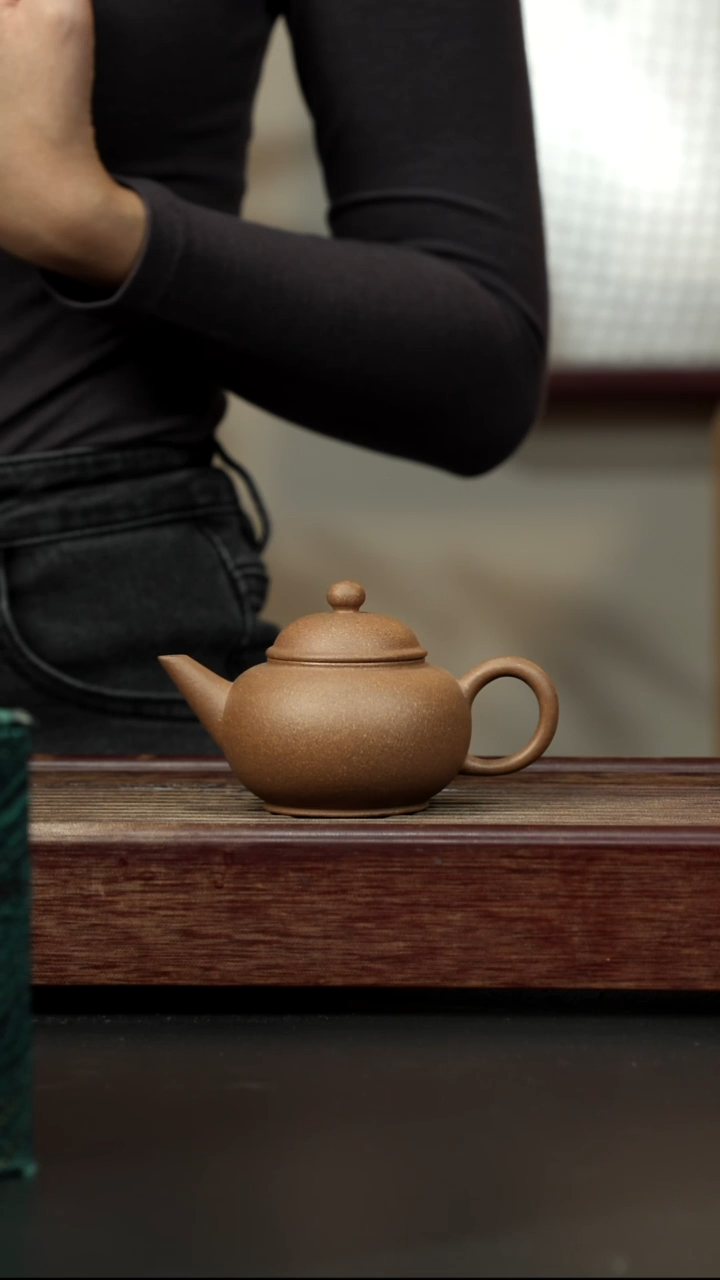 紫砂茶壶芝麻绿 水平