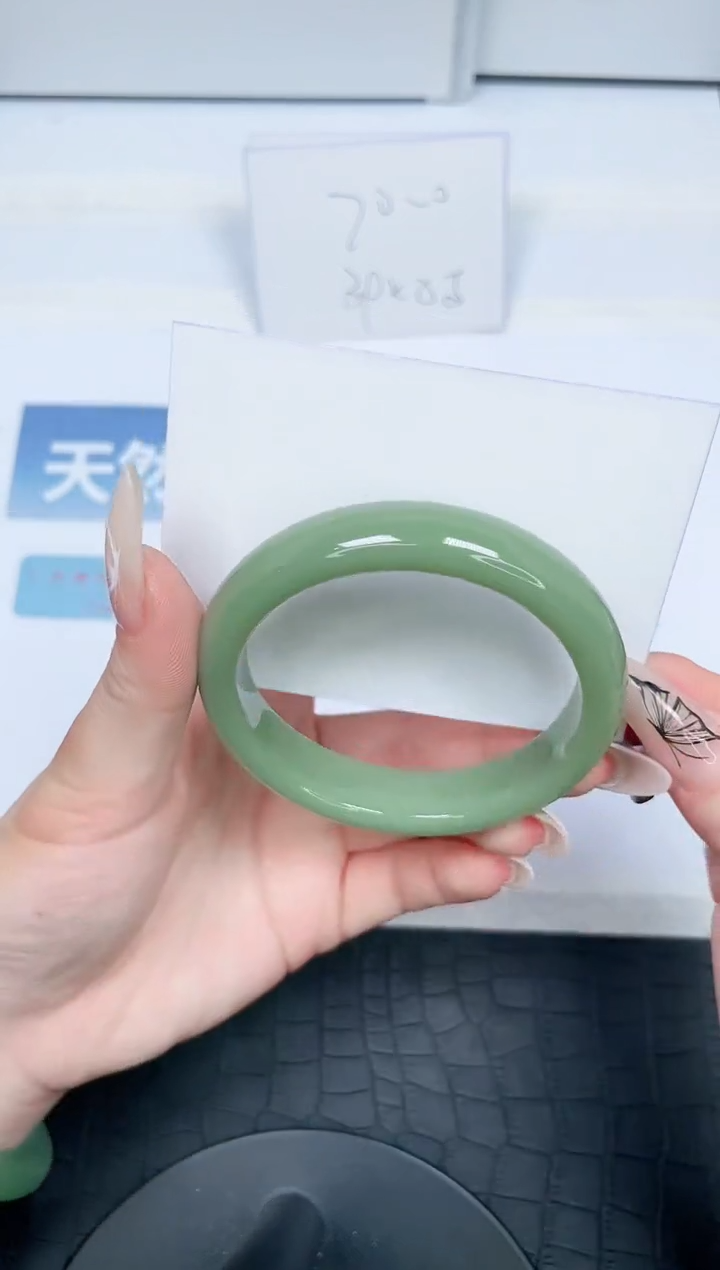 【闪购商品】石英质玉手镯未镶嵌61-58.9