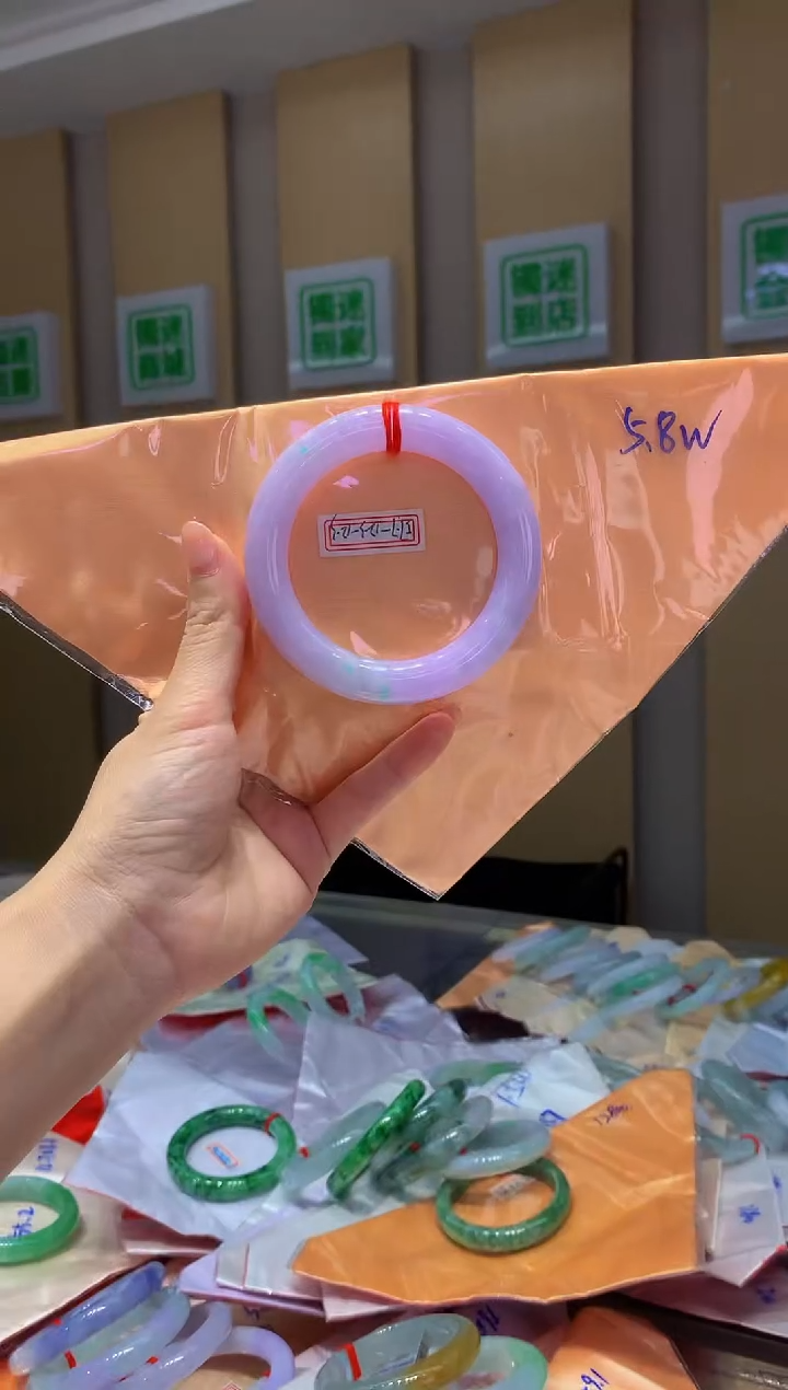 翡翠手镯未镶嵌121圈口57.7*12.3*12.3