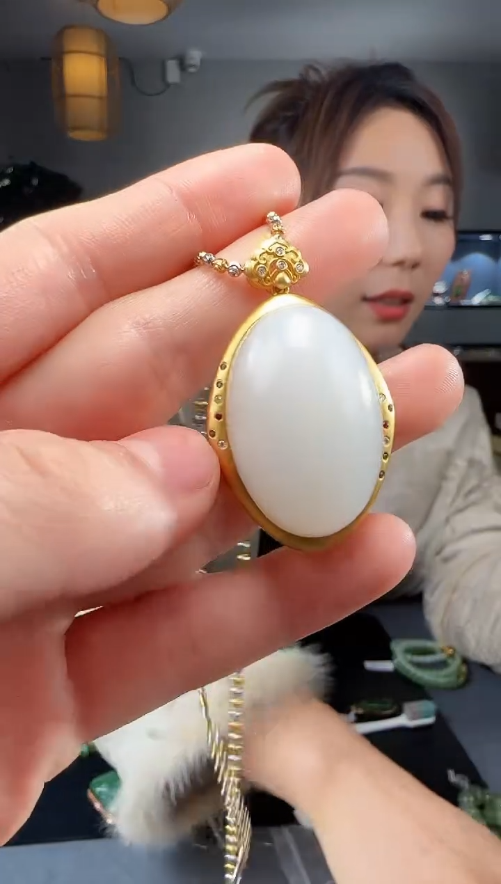 【闪购商品】和田玉吊坠(不含链)18K金镶嵌1