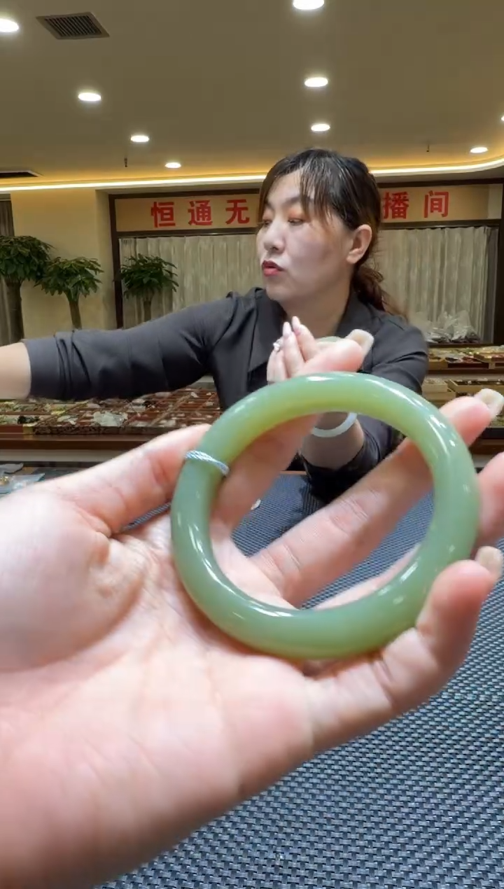 颈饰未镶嵌和田玉手镯57