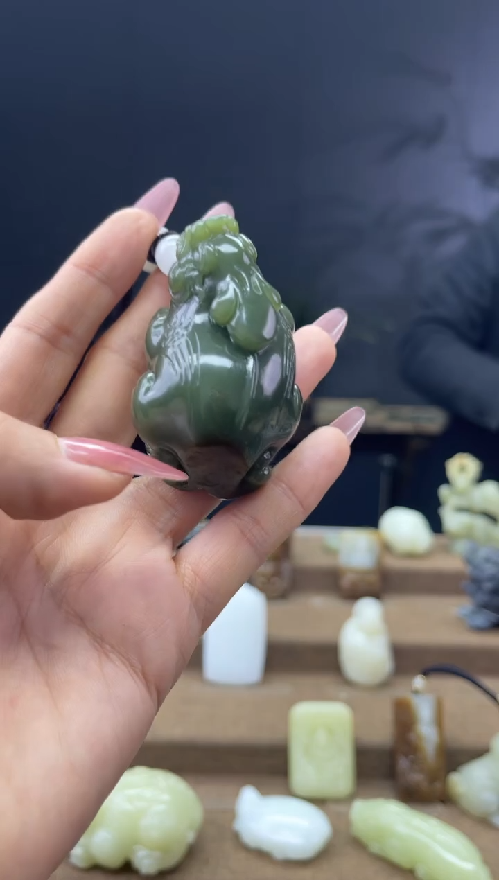 颈饰未镶嵌和田玉1