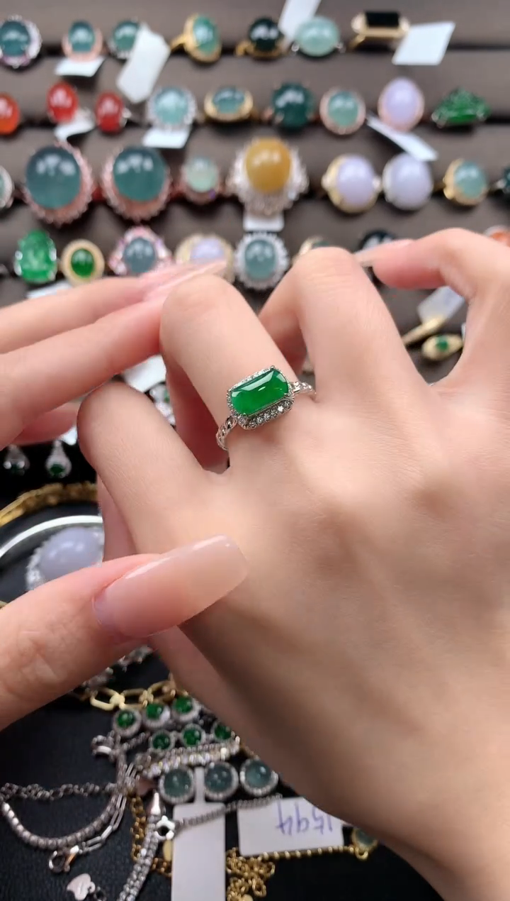 【闪购商品】翡翠戒指银S925镶嵌23423