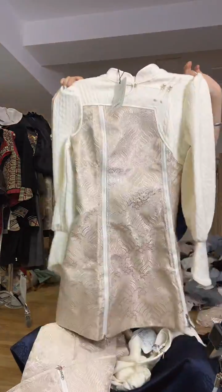 卫衣裙 L码  115斤以里