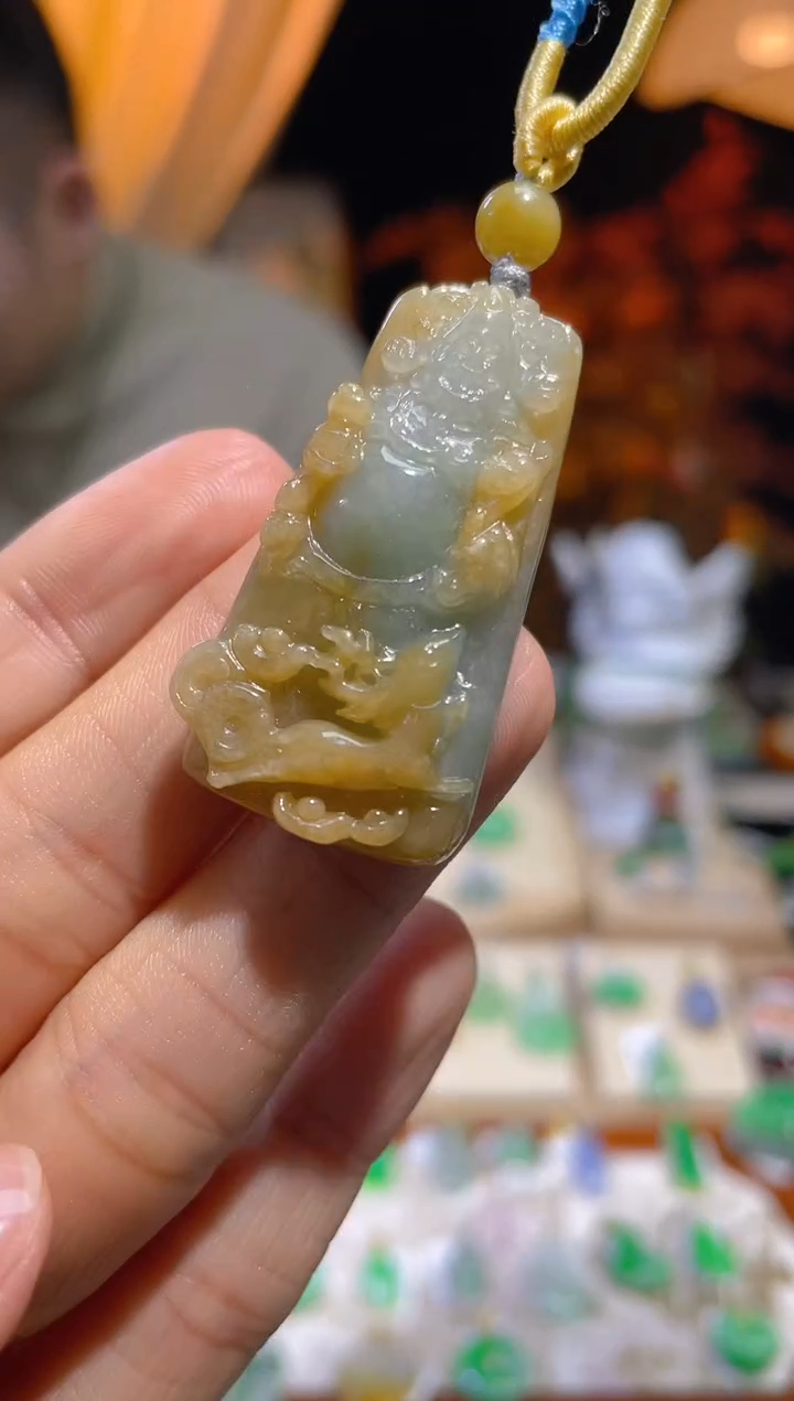 【闪购商品】翡翠颈饰未镶嵌假一赔三