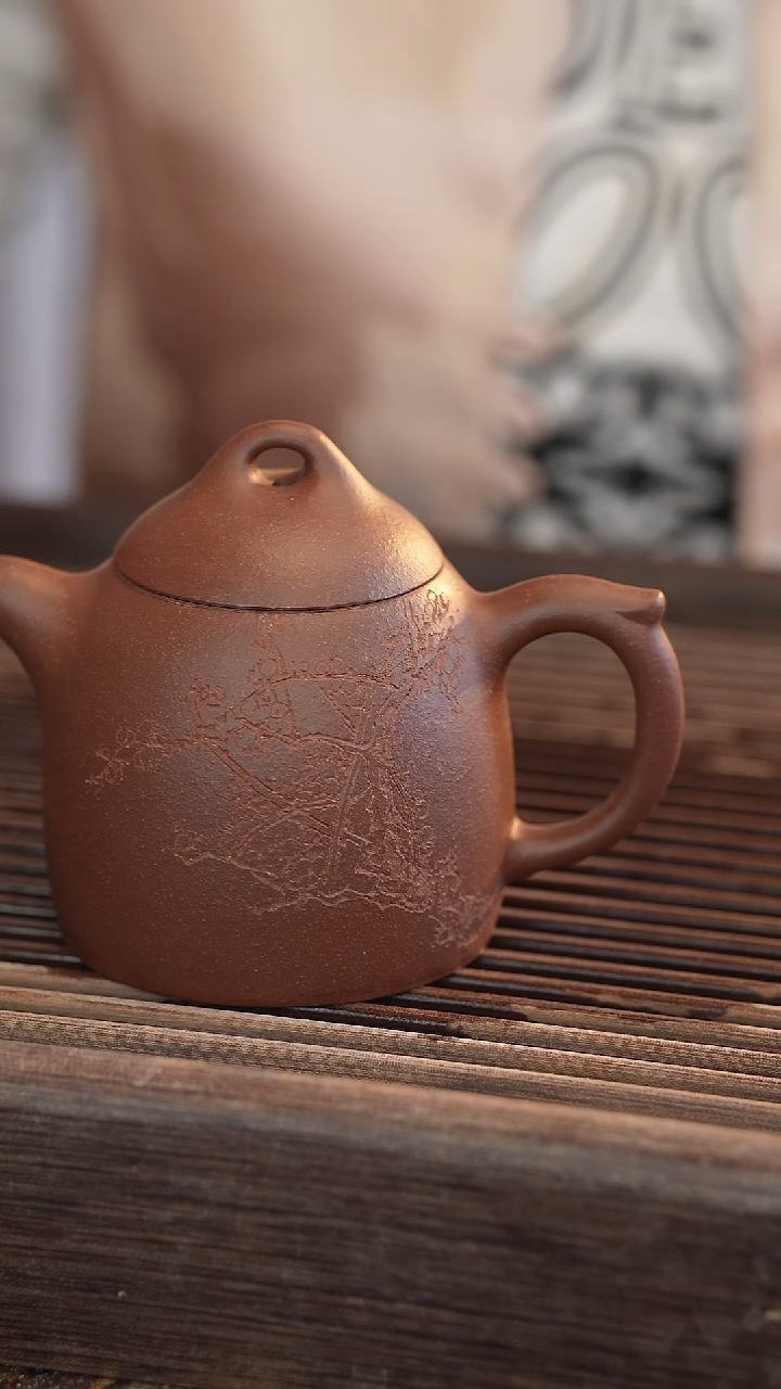 茶壶紫砂秦权 半手工 雕刻 220cc