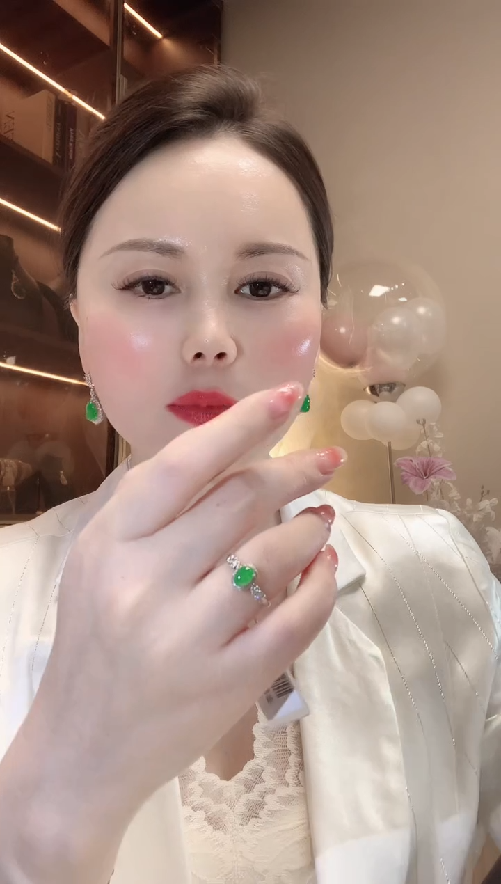 【闪购商品】翡翠戒指18K金镶嵌A3 多样性发货一件