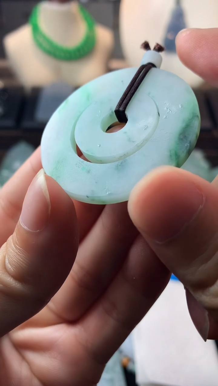 未镶嵌定制翡翠老*瓜毛货不退不换