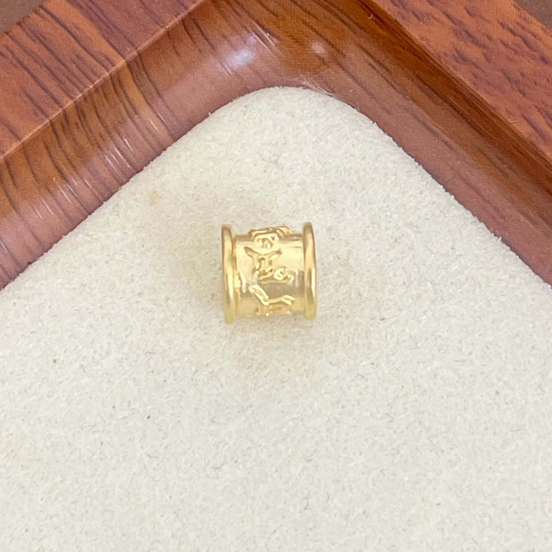 君潮黄金足金999黄金7mm六字箴言桶珠编绳款DP1288