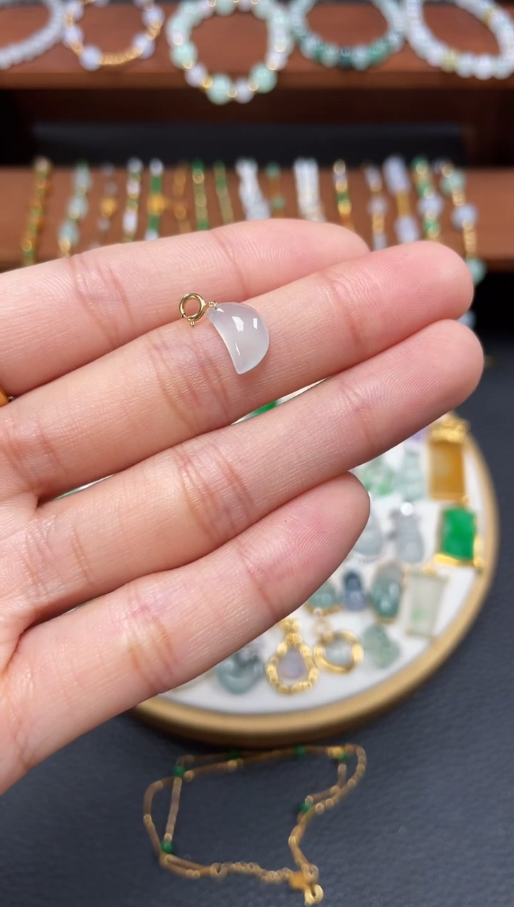 【闪购商品】翡翠吊坠(不含链)18K金镶嵌一个  JK107