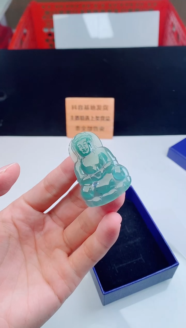 颈饰未镶嵌翡翠   ·