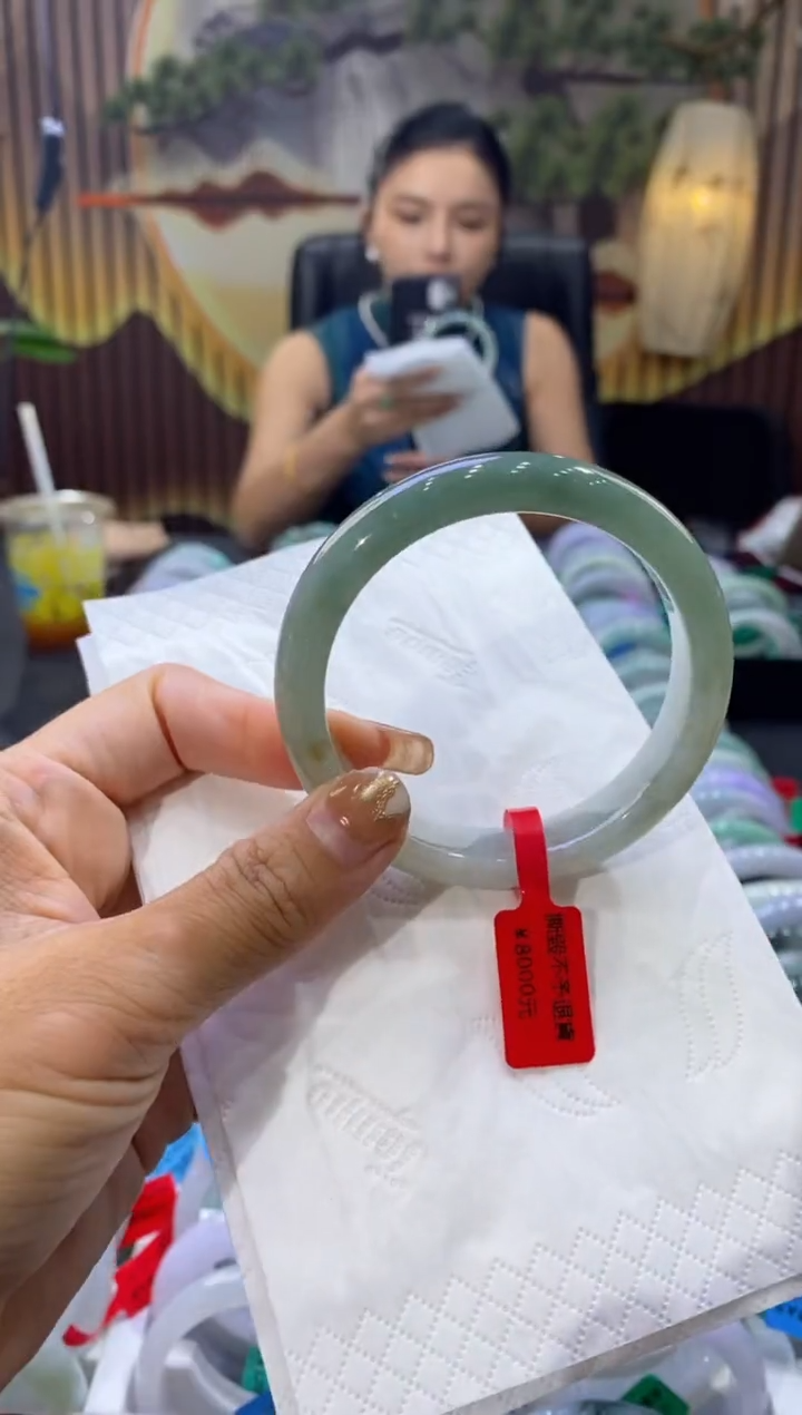 翡翠手镯未镶嵌多人09033