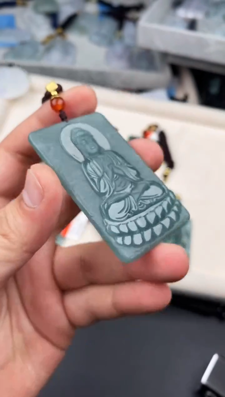 【闪购商品】翡翠颈饰未镶嵌  天然翡翠，一物一图