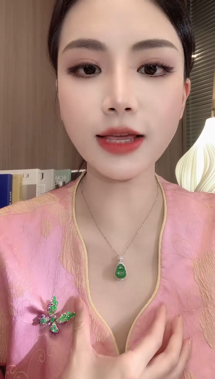 翡翠18K金镶嵌吊坠(不含链)C19