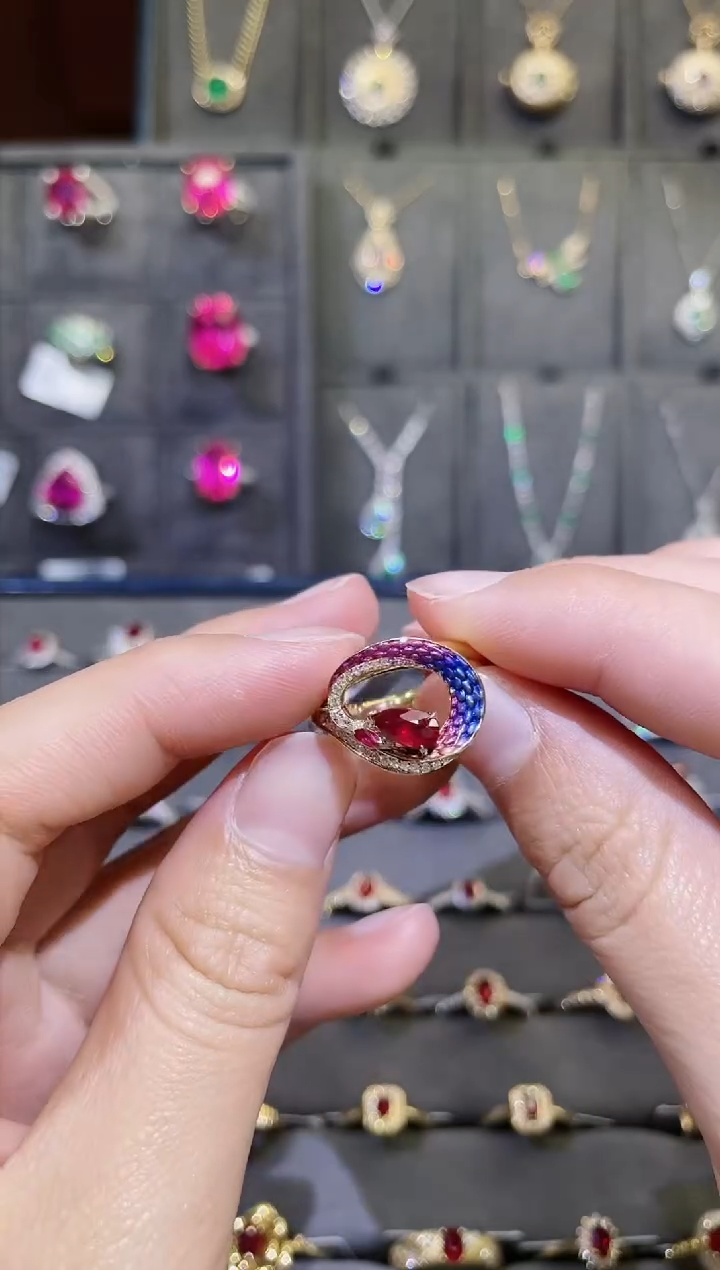 【闪购商品】红宝石戒指18K金镶嵌无烧鸽血红