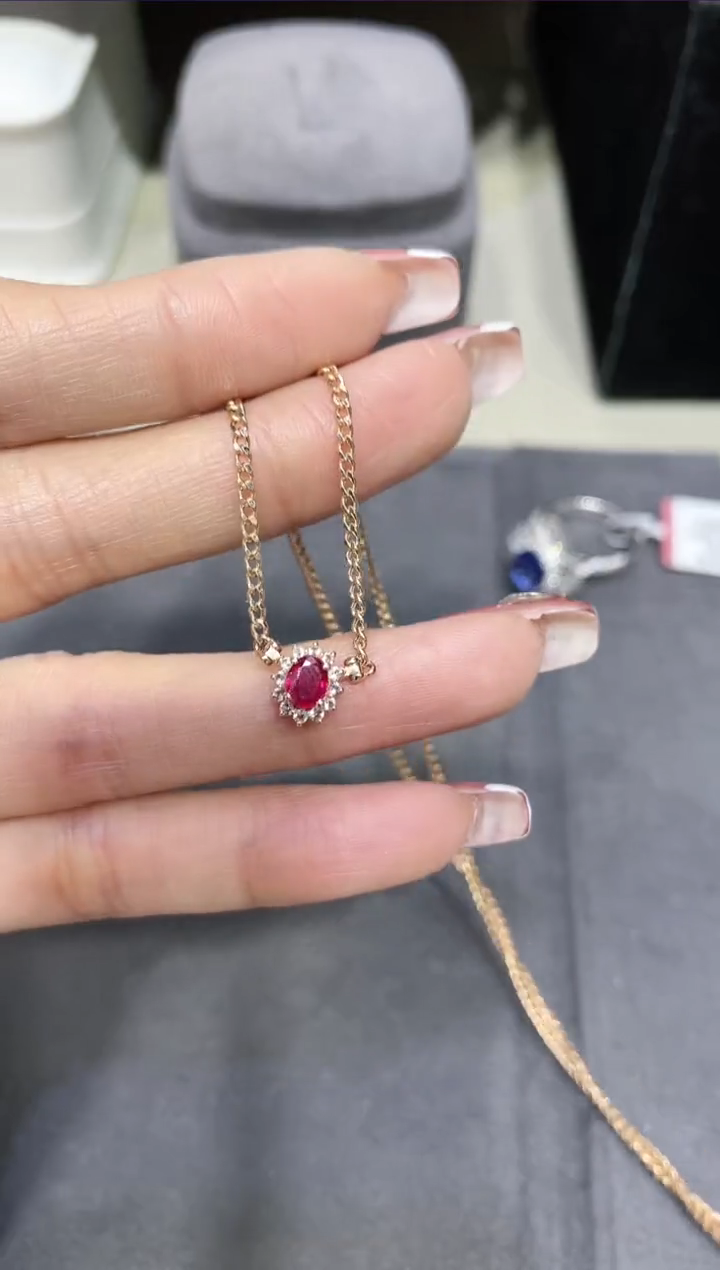 18K金镶嵌天然红宝石项链
