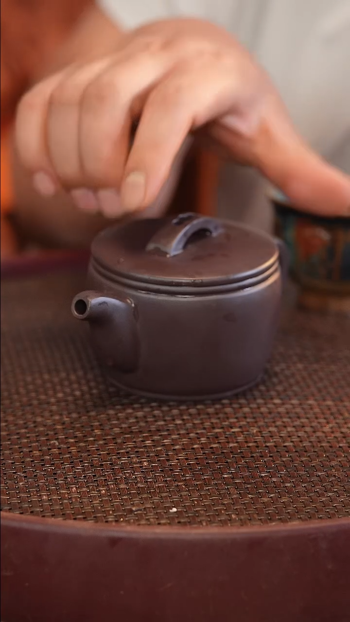 茶壶紫砂?****?原矿手工制作紫茄泥 