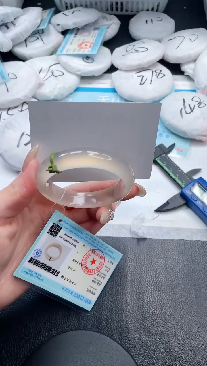 【闪购商品】石英质玉手镯未镶嵌5-V310-54