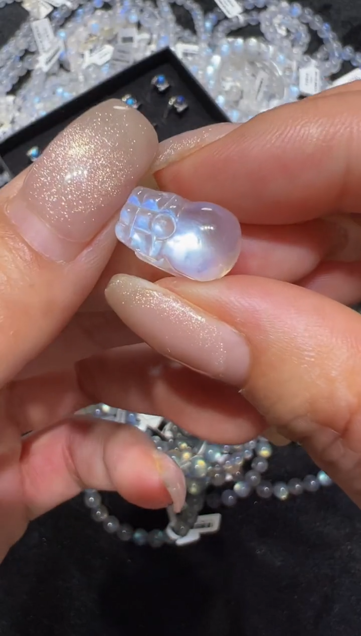 银S925镶嵌颈饰长石蓝月光貔貅吊坠 默认微瑕