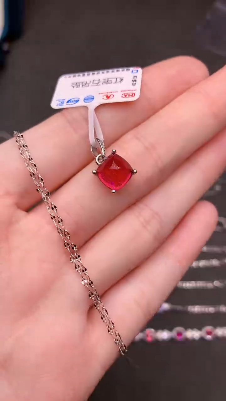 【闪购商品】红宝石颈饰银S925镶嵌........