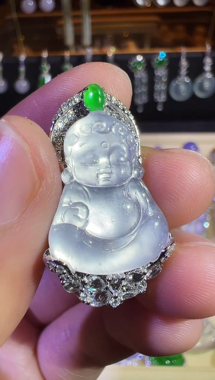 【闪购商品】翡翠吊坠(赠链)18K金镶嵌玻璃种极光白宝宝佛吊坠