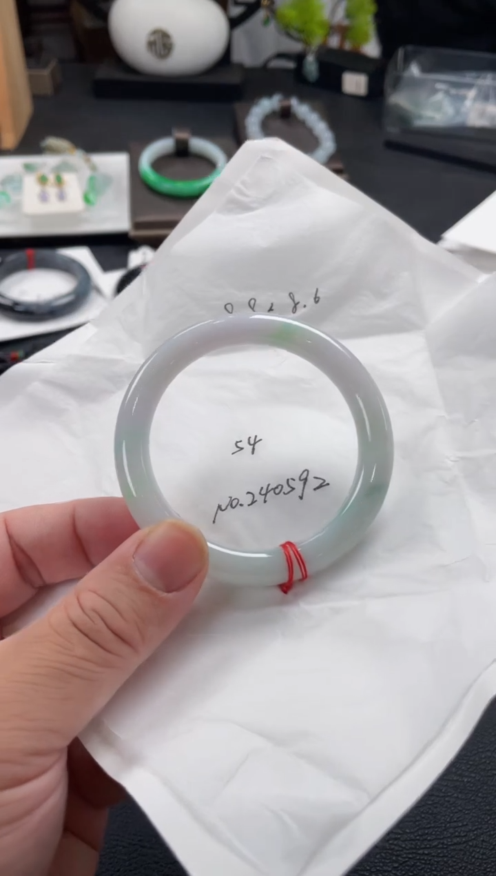 【闪购商品】翡翠手镯未镶嵌54圆条