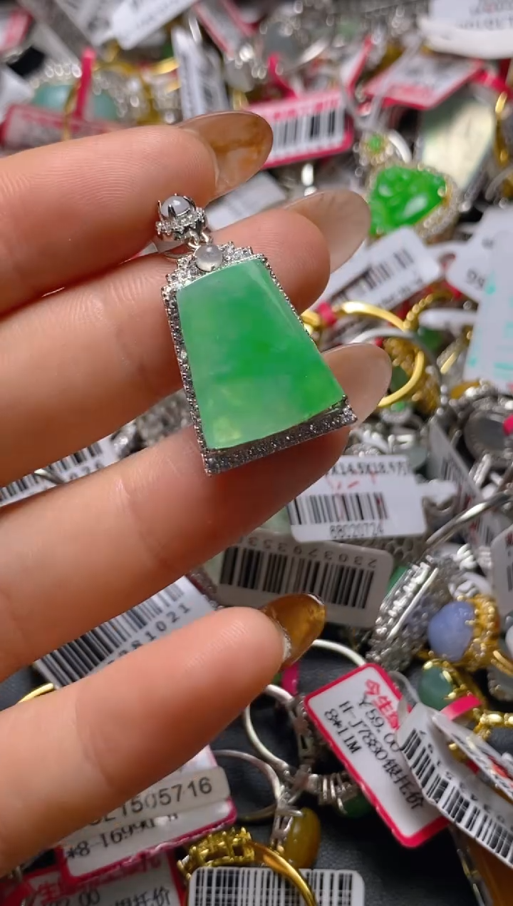 银S925镶嵌戒指翡翠百内无证书