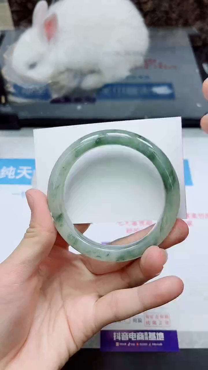 【闪购商品】石英质玉手镯未镶嵌16