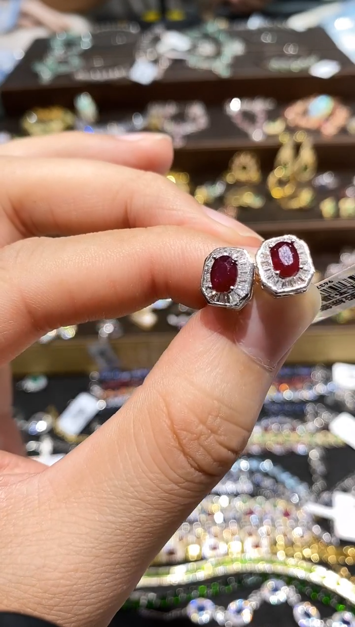 【闪购商品】红宝石耳饰银S925镶嵌耳钉