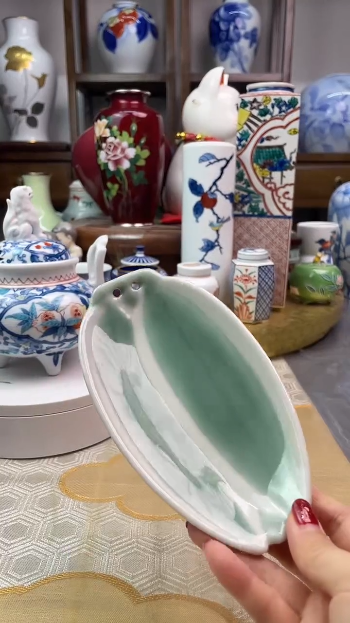 【闪购商品】盘日产叶子形香盘