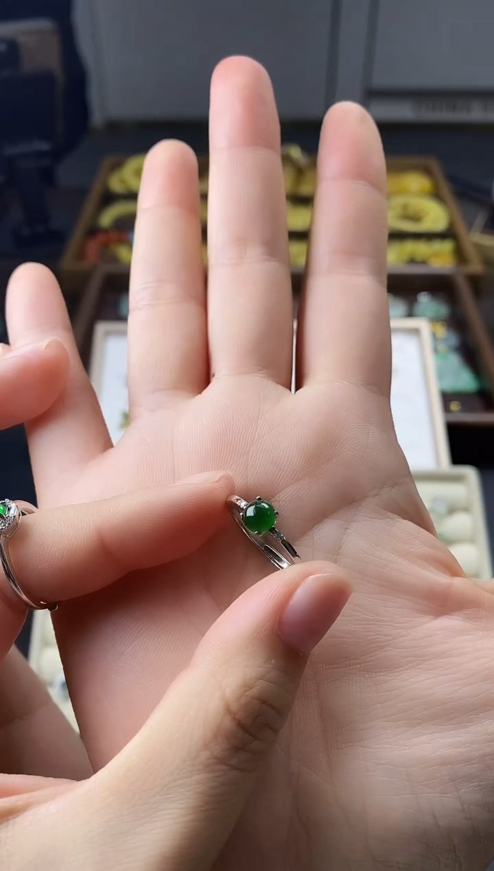银S925镶嵌戒指翡翠M****！绿冰戒指