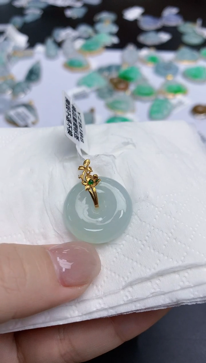 【闪购商品】翡翠颈饰18K金镶嵌天然缅甸翡翠A货