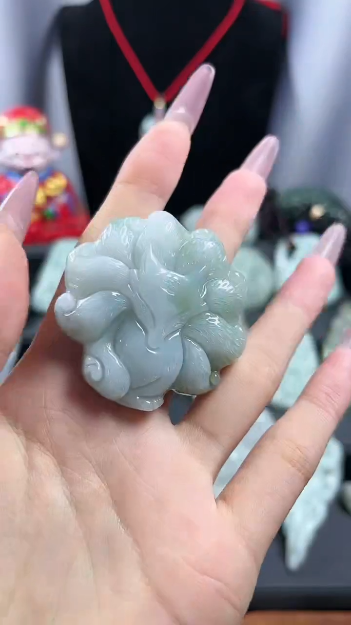 【闪购商品】翡翠颈饰未镶嵌九尾狐