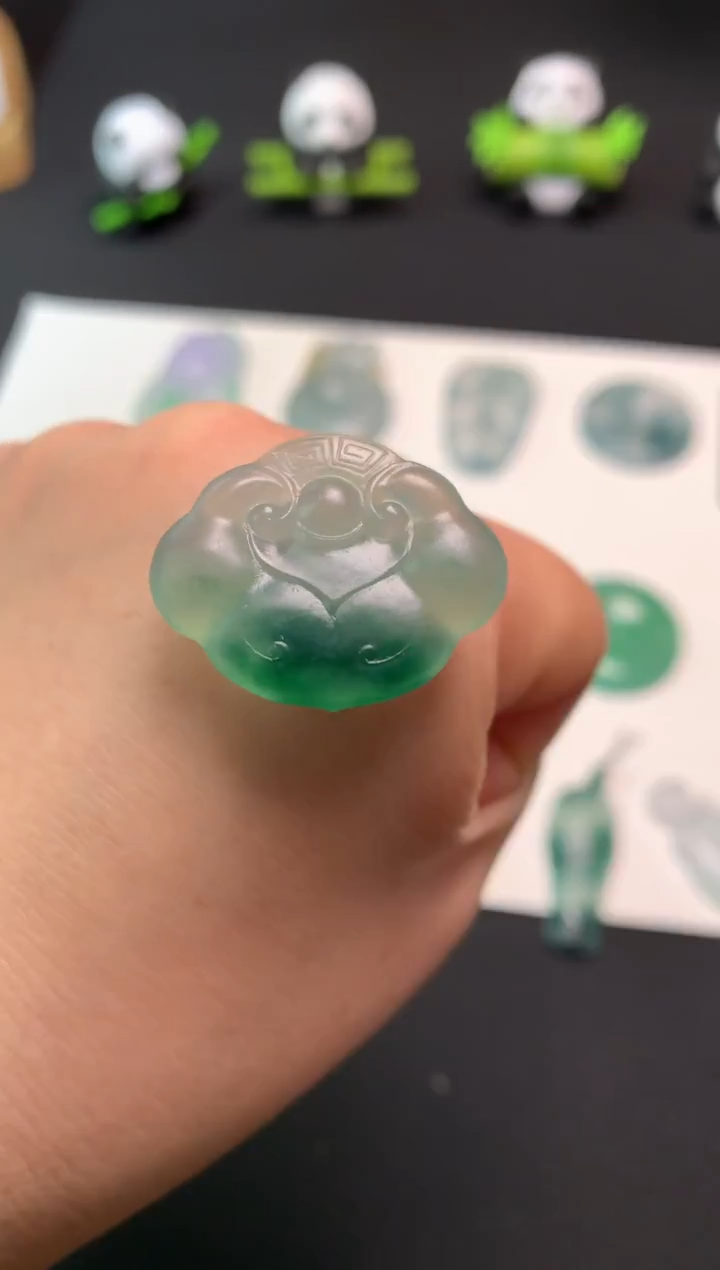 未镶嵌定制翡翠尺寸22.9*29*6.1