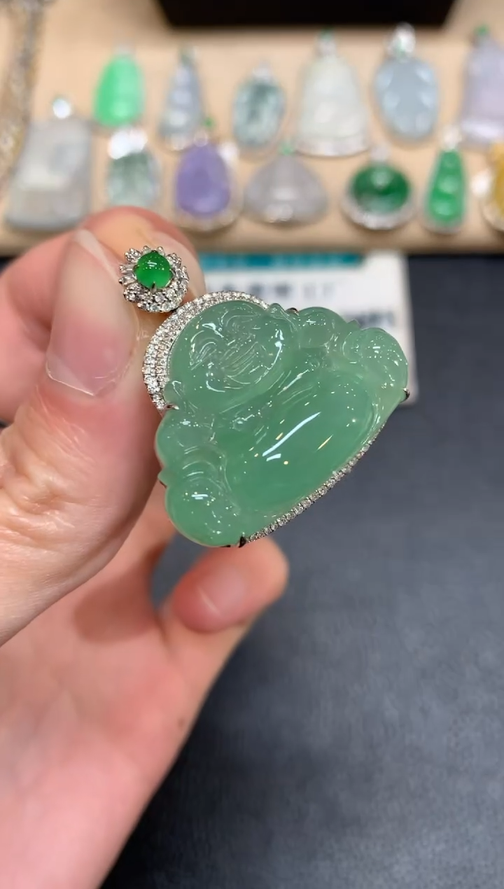 【闪购商品】翡翠颈饰18K金镶嵌佛公【无服务费】