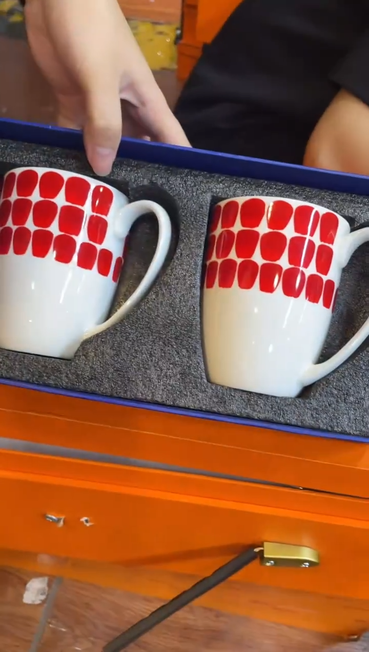 杯鸿辉家品牌瓷器，京东包邮！