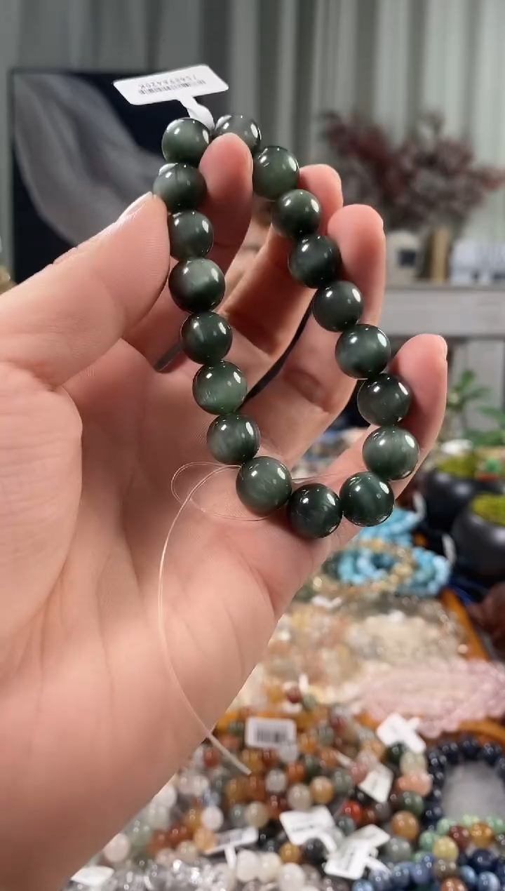 未镶嵌手链水晶?****津绿兔