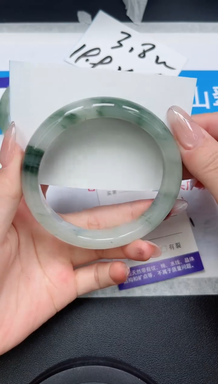 【闪购商品】石英质玉手镯未镶嵌144