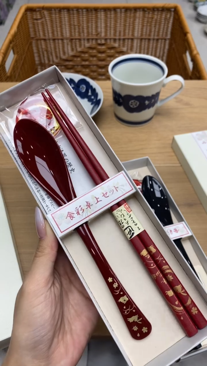 瓷片芙**开隆莲瓷器欢迎大家