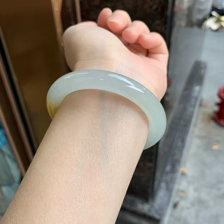【独秀精选】 时尚精美宽边美人镯