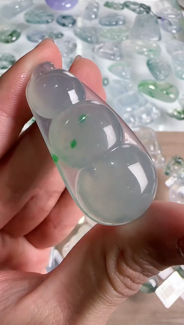 【闪购商品】翡翠吊坠(不含链)未镶嵌··