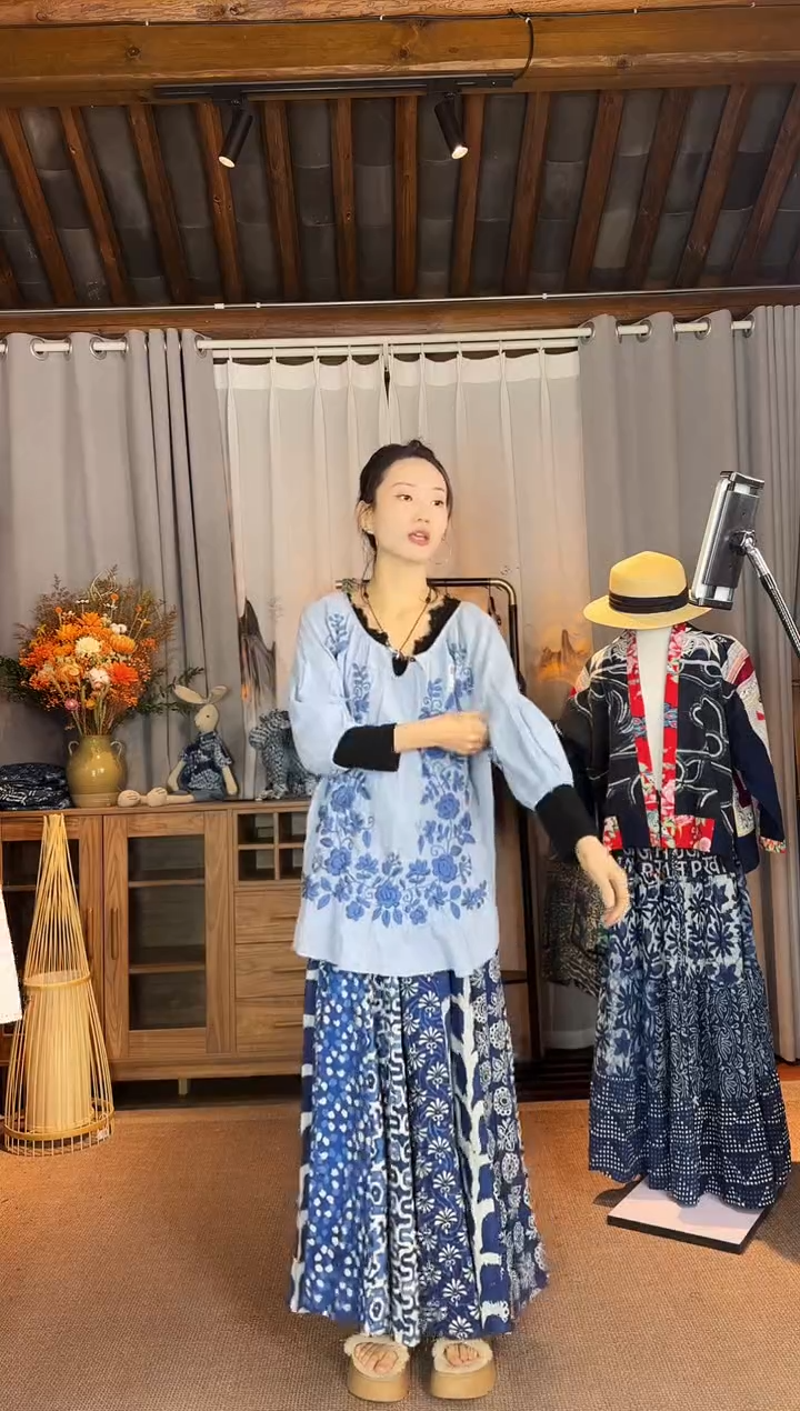 【闪购商品】设计师款刺绣蓝长袖