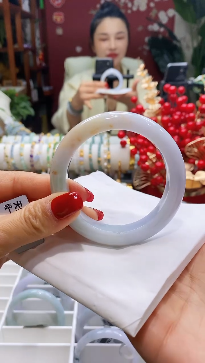 【闪购商品】翡翠手镯未镶嵌56洒金5556/12.6*9.3