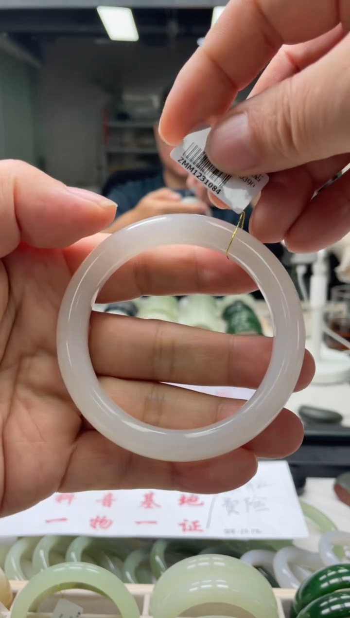 【闪购商品】和田玉手镯未镶嵌编码1084 圈口59-60