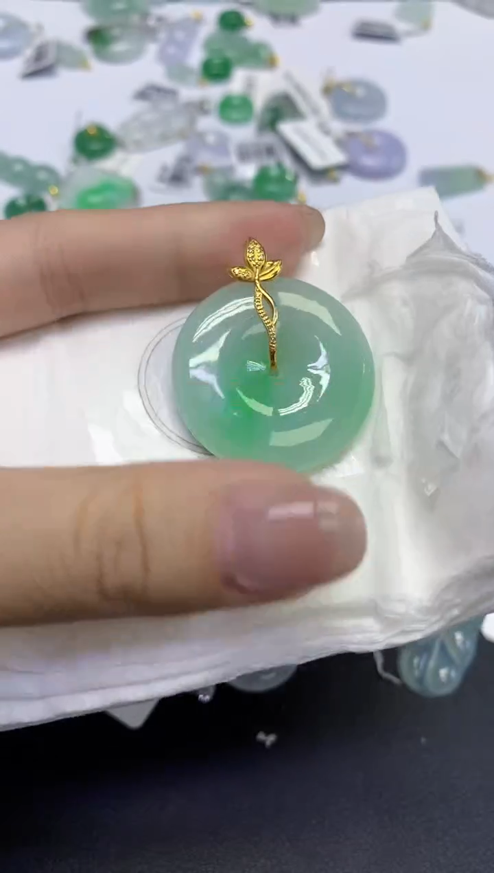 颈饰18K金镶嵌翡翠天然缅甸翡翠A货百元以上9元证书费自理